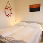 Geschmackvoll eingerichtete Erdgeschosswohnung für 4 Personen lädt zum Entspannen ein.