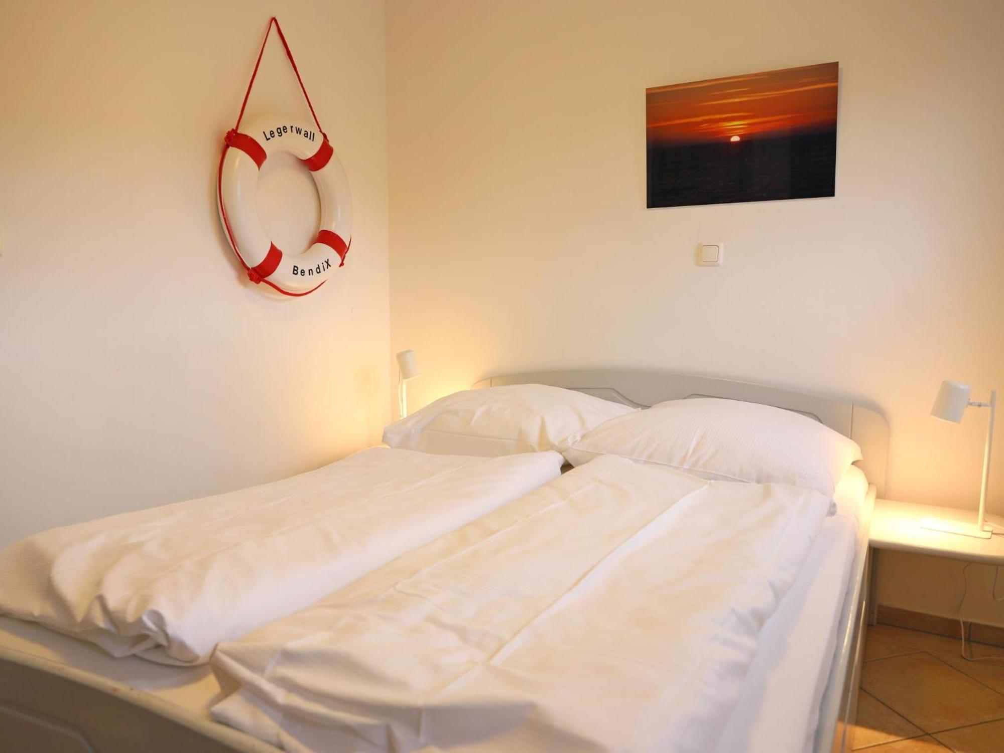 Geschmackvoll Eingerichtete Erdgeschosswohnung Fuer 4 Personen Laedt Zum Entspannen Ein. * Westerland
